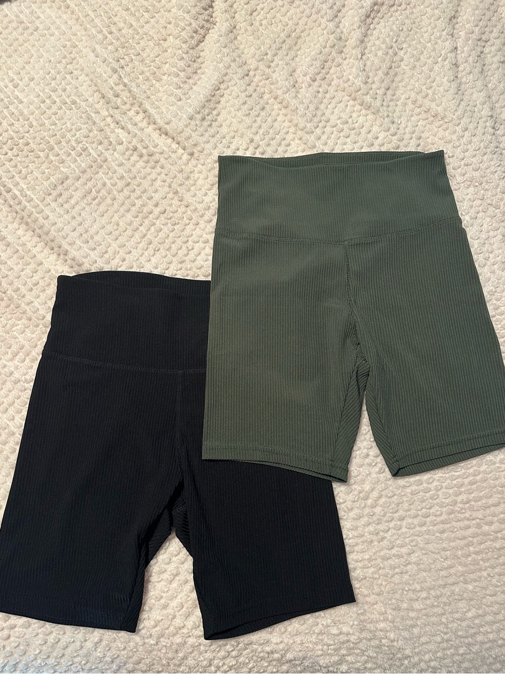 Ribbed High-Waist Athletic Bike Shorts - Black and Olive